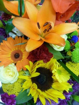 Golden blooms bouquet