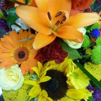Golden blooms bouquet