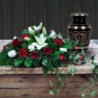 Side Urn Centrepiece